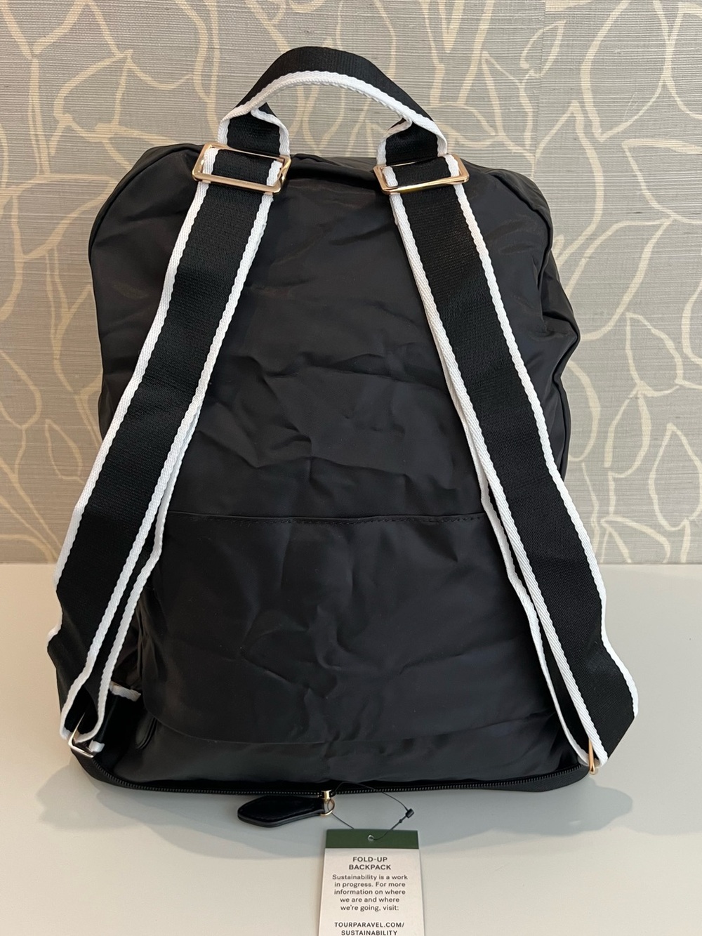 NWT Paravel Fold-Up Backpack - Picture 6 of 7